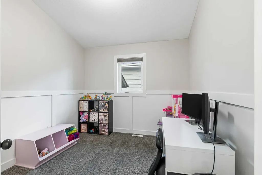 2715 73 Avenue Lloydminster AB T9V3L7