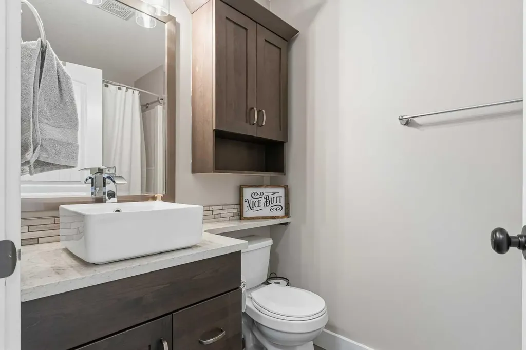 2715 73 Avenue Lloydminster AB T9V3L7