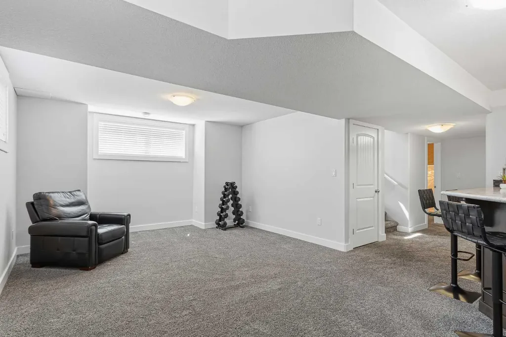 2715 73 Avenue Lloydminster AB T9V3L7