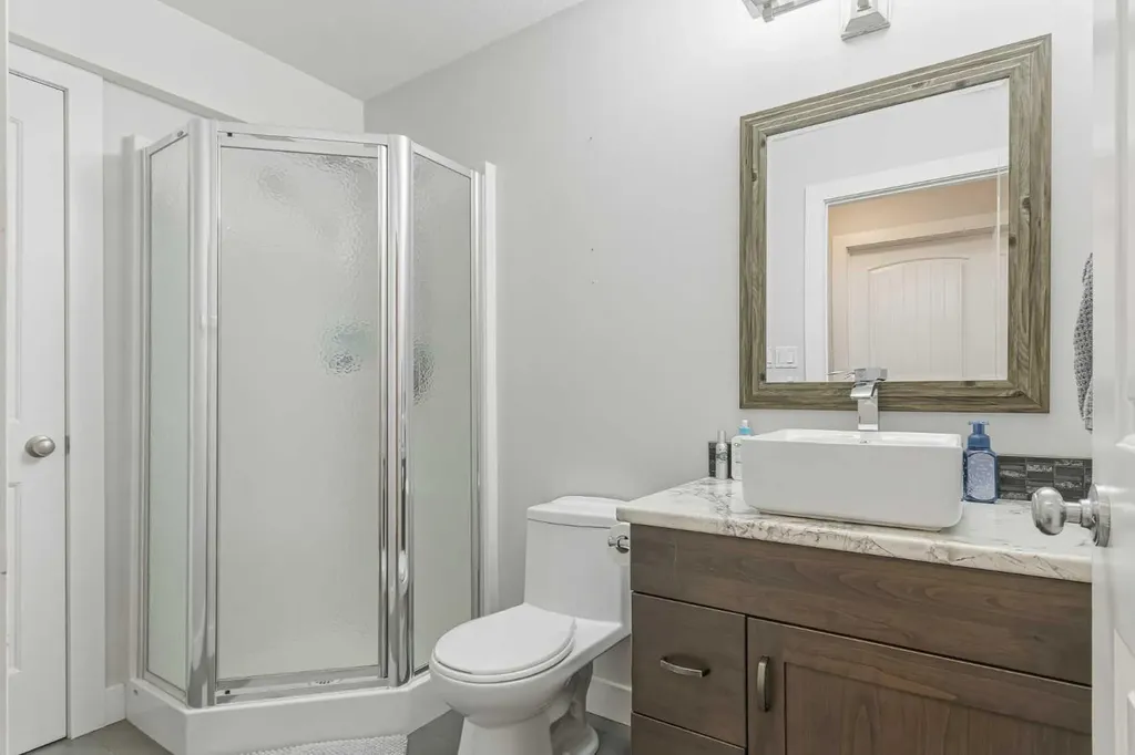 2715 73 Avenue Lloydminster AB T9V3L7