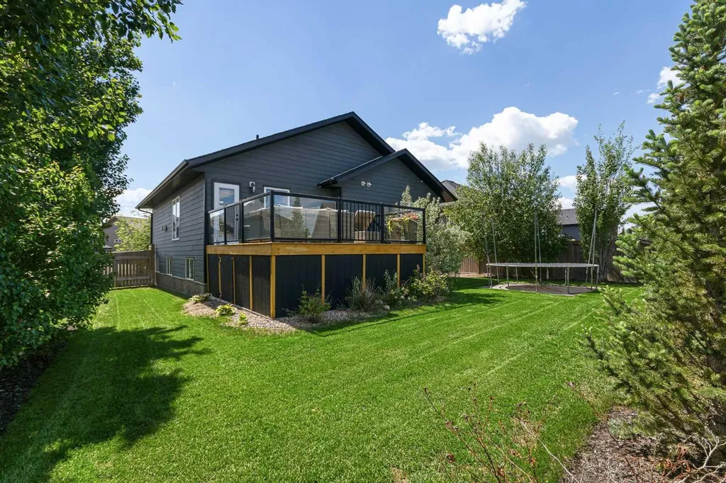 2715 73 Avenue Lloydminster AB T9V3L7