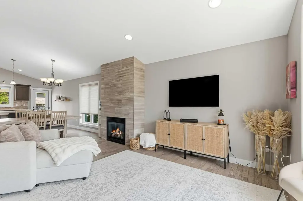 2715 73 Avenue Lloydminster AB T9V3L7