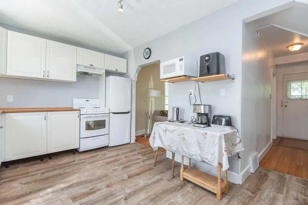 4211 51a Street Red Deer AB T4N 2B7