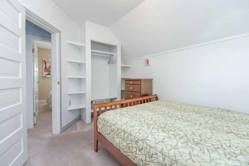 4211 51a Street Red Deer AB T4N 2B7