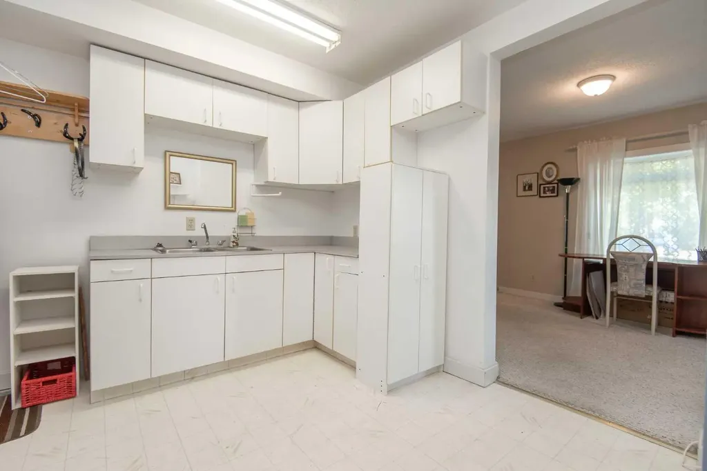 4211 51a Street Red Deer AB T4N 2B7