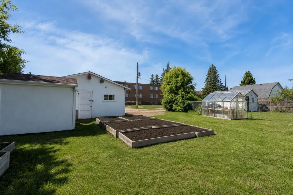 4211 51a Street Red Deer AB T4N 2B7