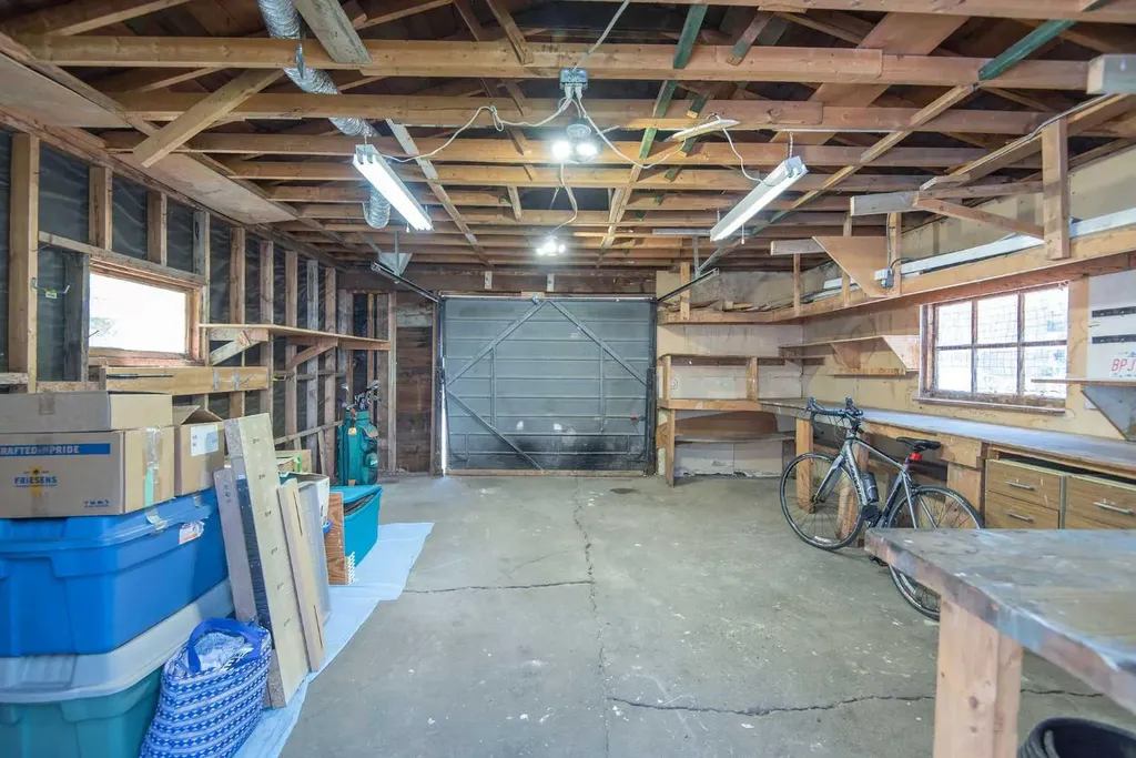 4211 51a Street Red Deer AB T4N 2B7