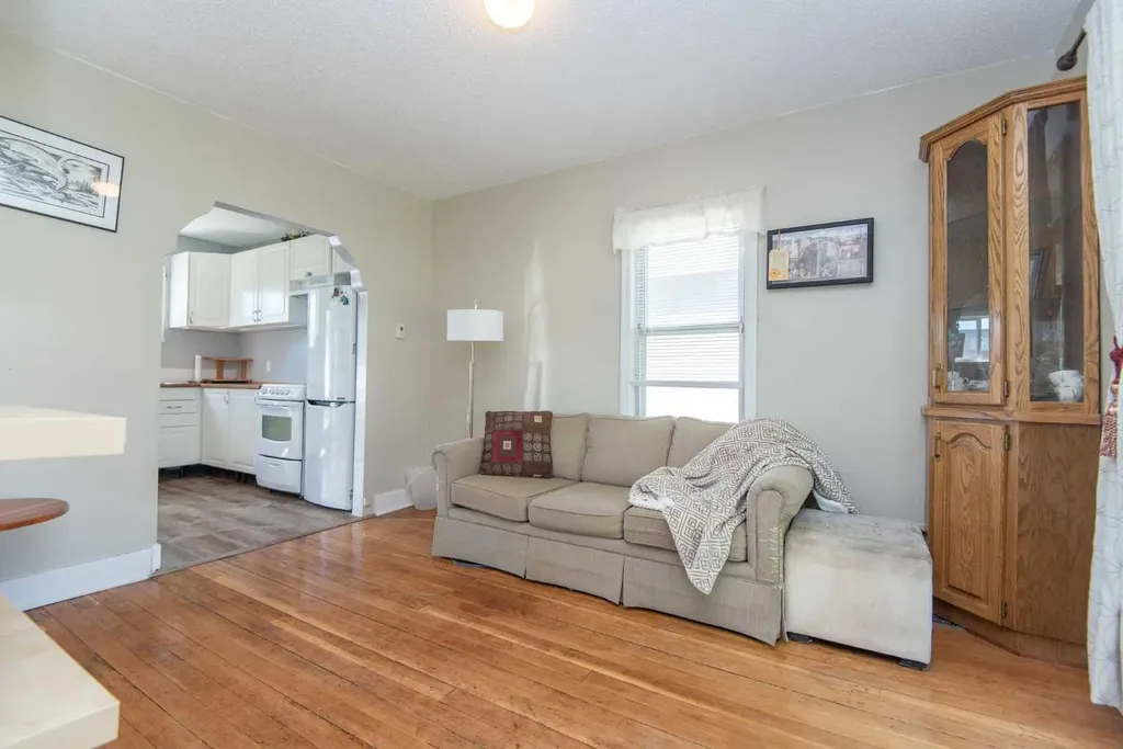 4211 51a Street Red Deer AB T4N 2B7