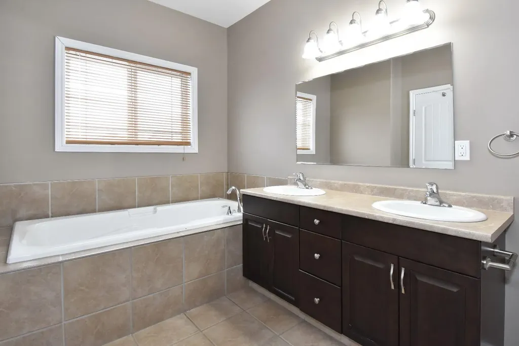 10402 128 Avenue Grande Prairie AB T8V 6J5