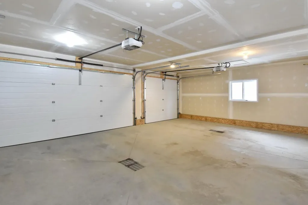 10402 128 Avenue Grande Prairie AB T8V 6J5