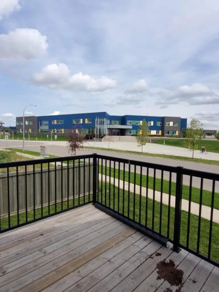 10402 128 Avenue Grande Prairie AB T8V 6J5