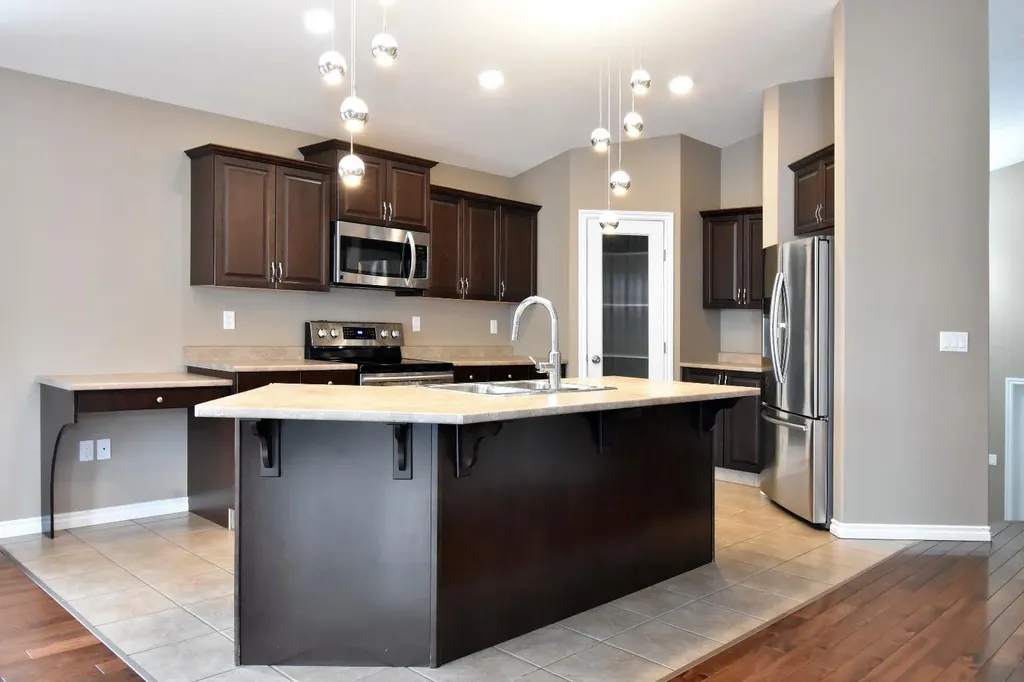10402 128 Avenue Grande Prairie AB T8V 6J5
