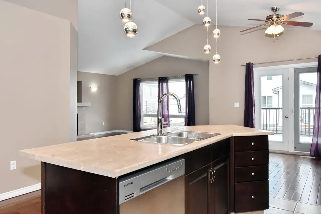 10402 128 Avenue Grande Prairie AB T8V 6J5