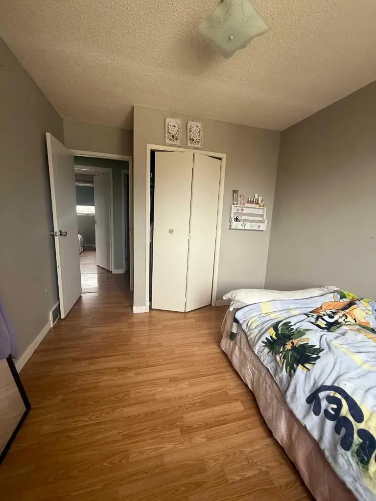 201 9 Avenue NE Sundre AB t0m1x0