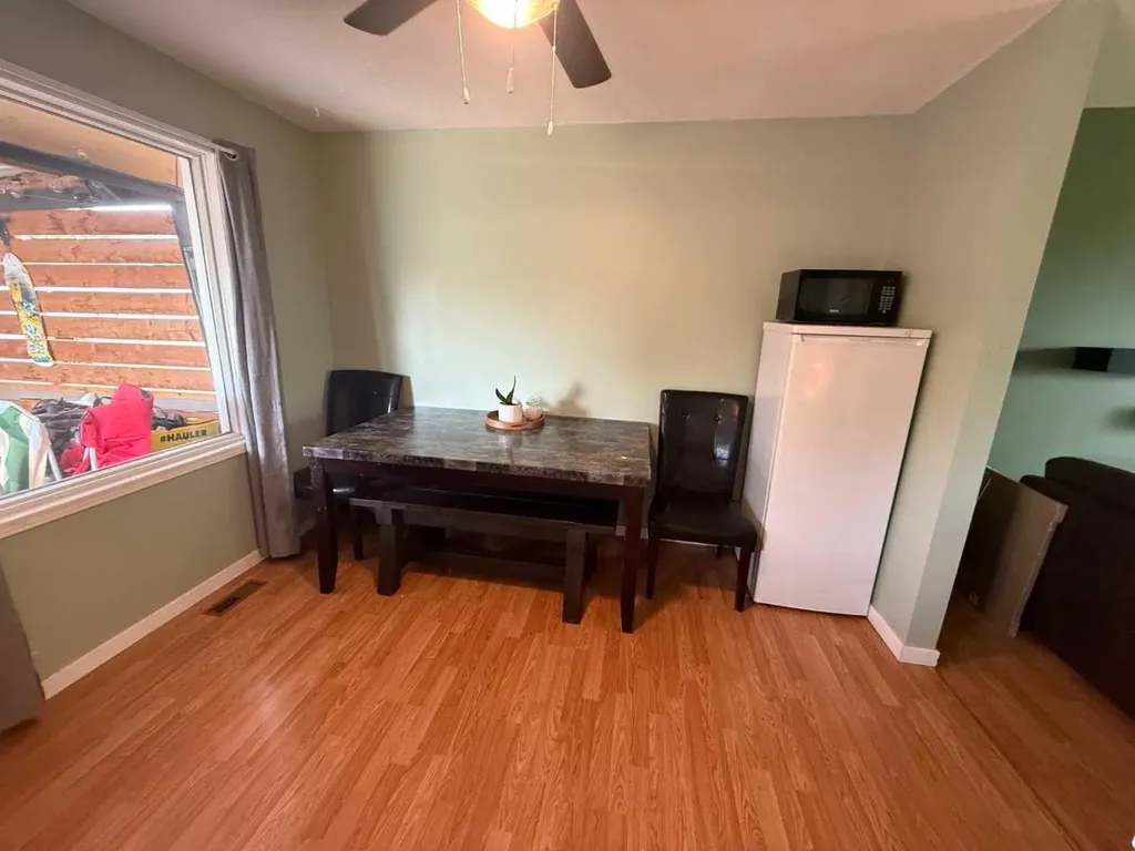 201 9 Avenue NE Sundre AB t0m1x0