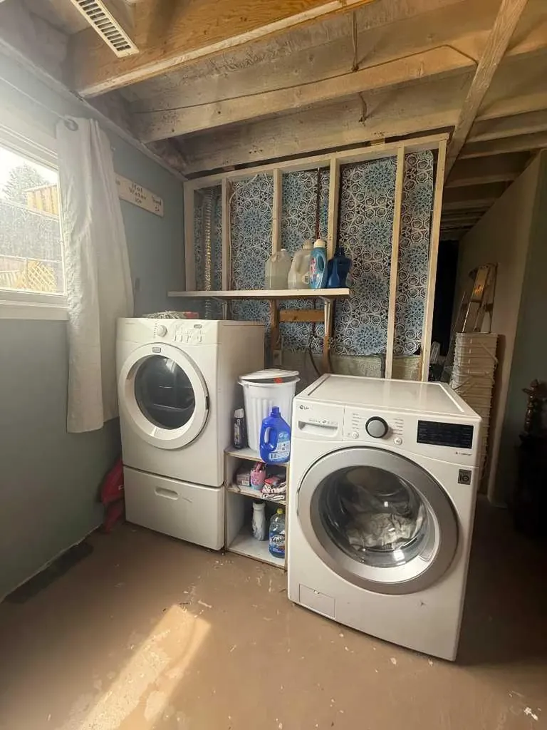 201 9 Avenue NE Sundre AB t0m1x0