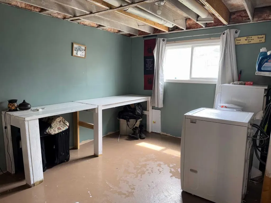 201 9 Avenue NE Sundre AB t0m1x0