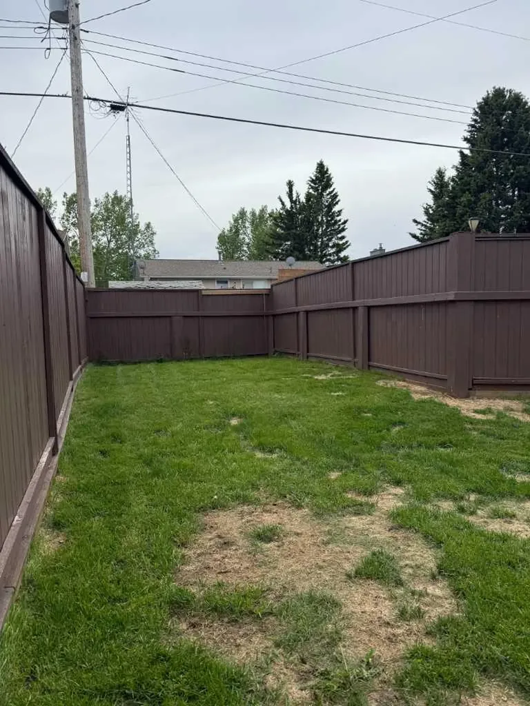201 9 Avenue NE Sundre AB t0m1x0