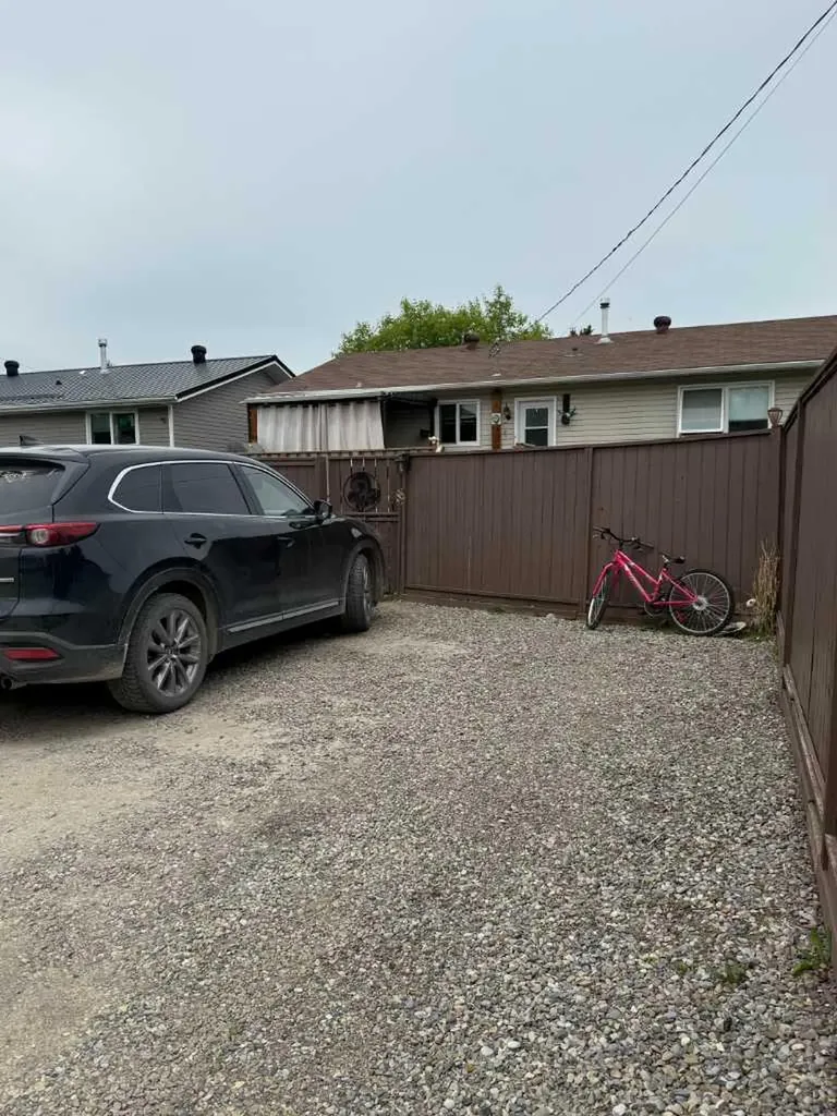 201 9 Avenue NE Sundre AB t0m1x0