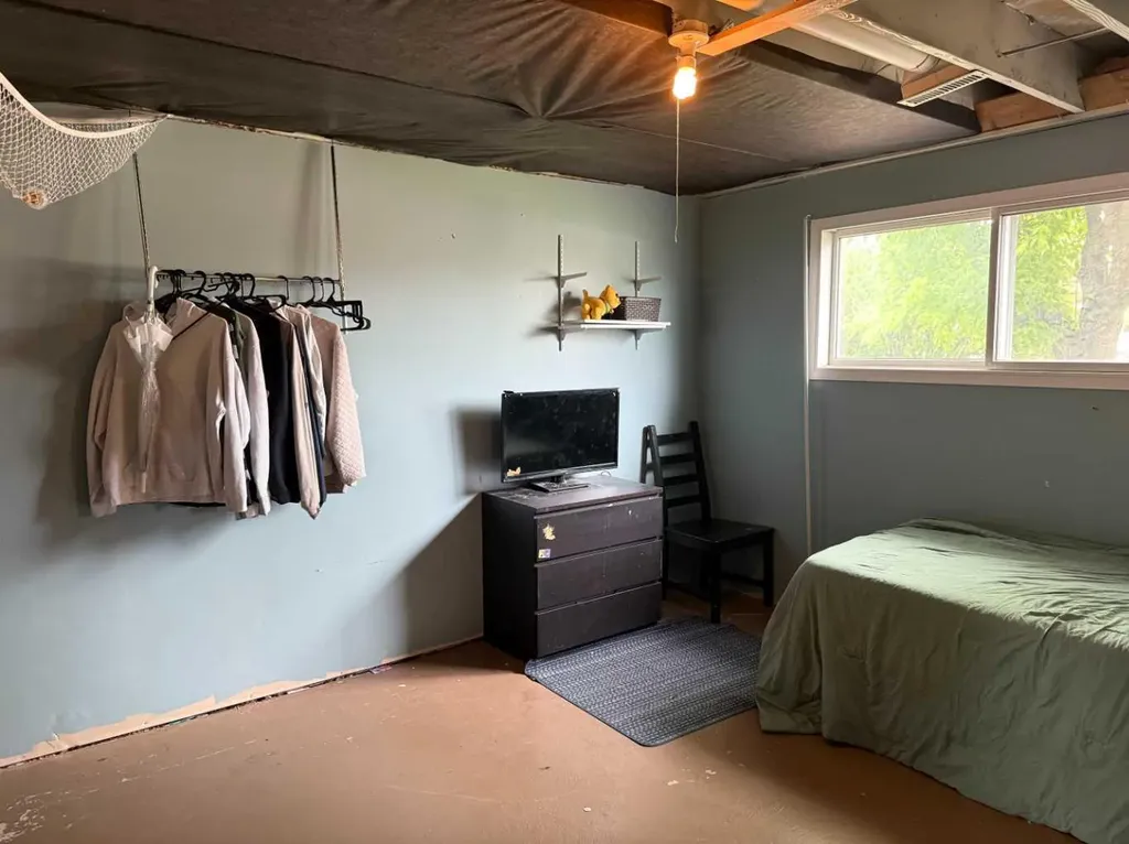 201 9 Avenue NE Sundre AB t0m1x0