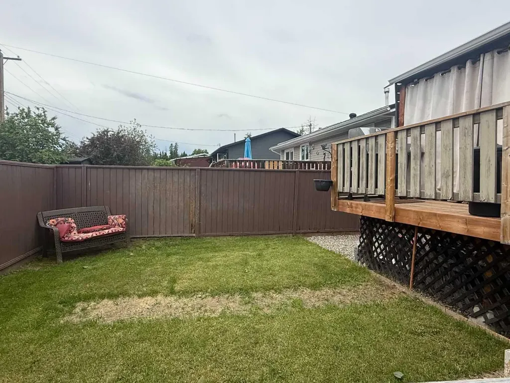 201 9 Avenue NE Sundre AB t0m1x0