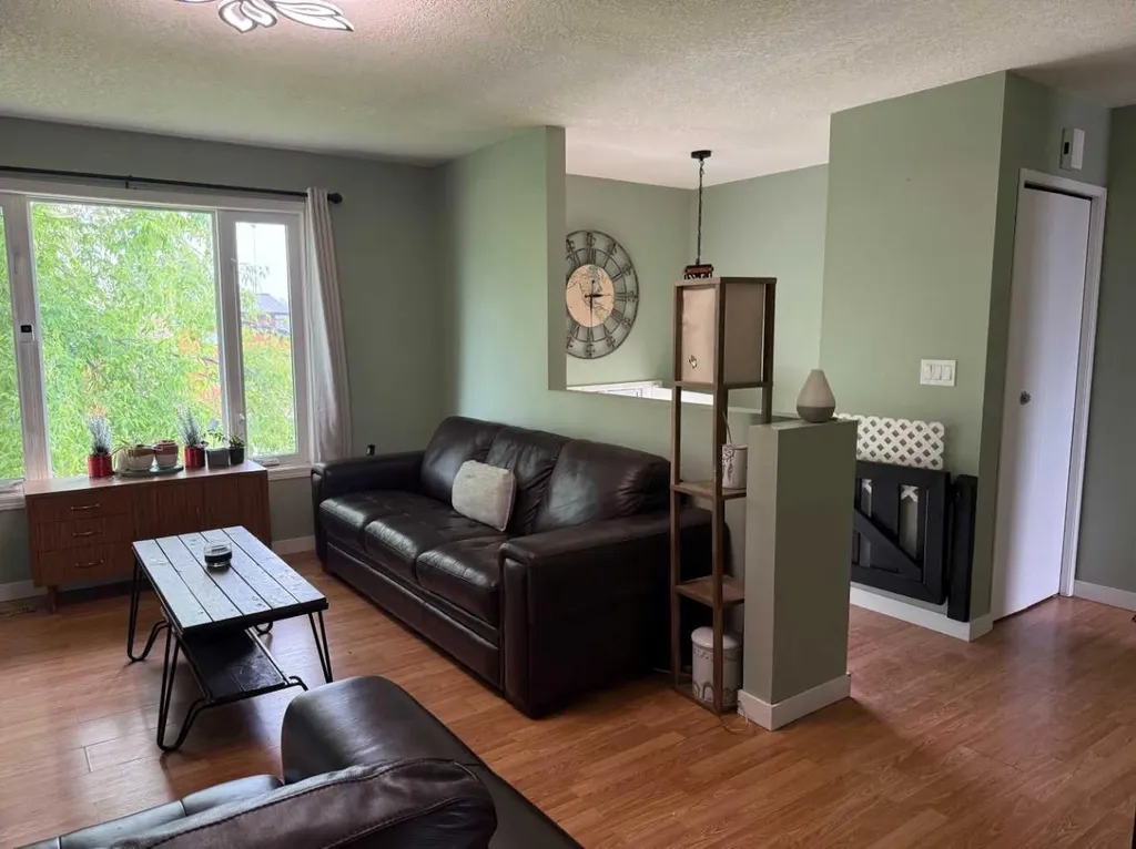 201 9 Avenue NE Sundre AB t0m1x0
