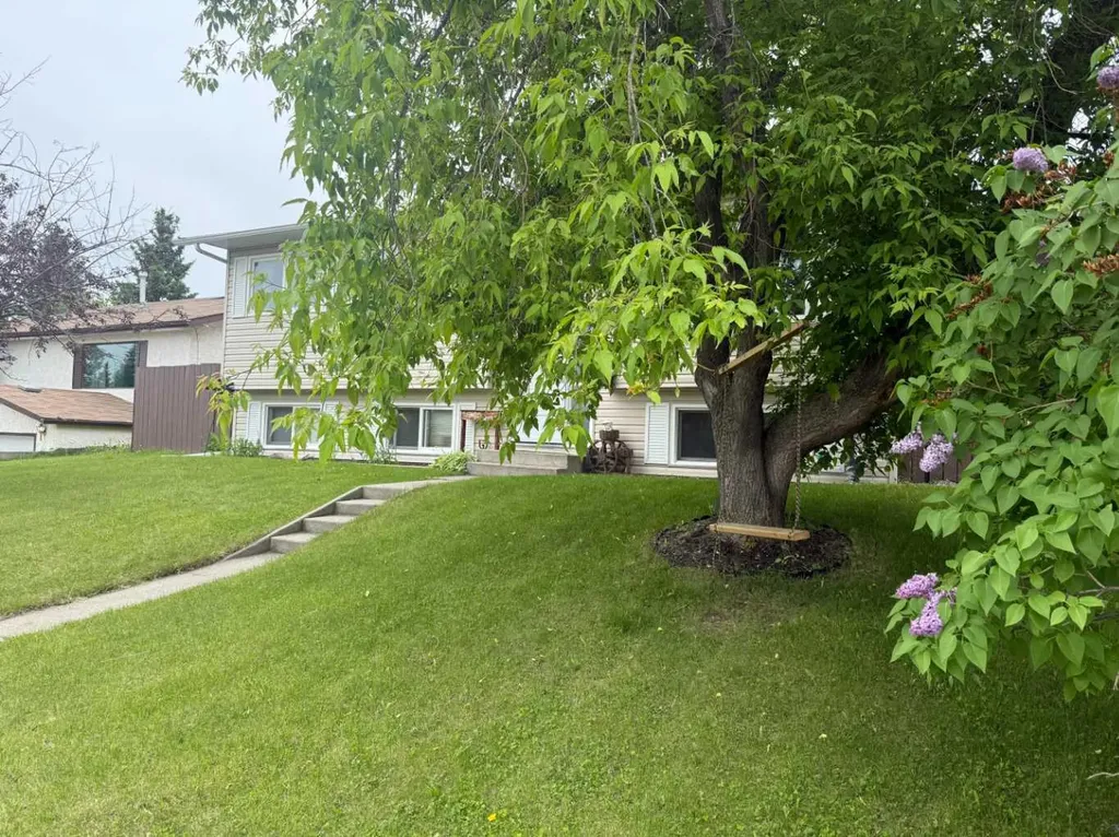 201 9 Avenue NE Sundre AB t0m1x0