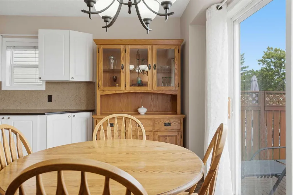 90 Hidden Ranch Terrace NW Calgary AB T3A 5Z4