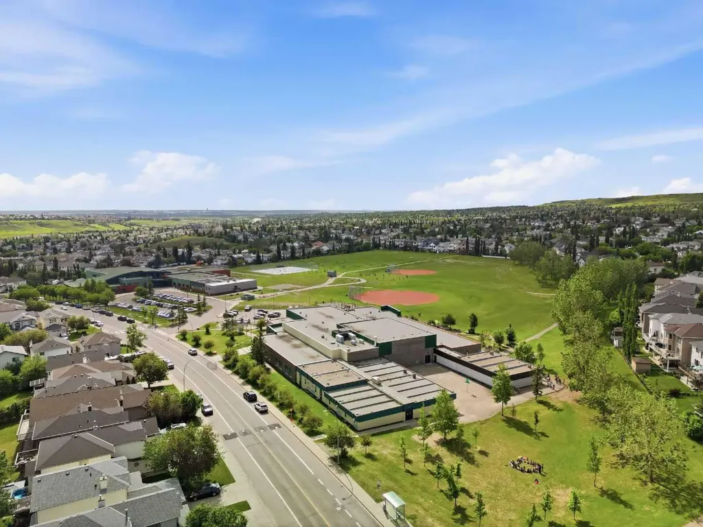 90 Hidden Ranch Terrace NW Calgary AB T3A 5Z4