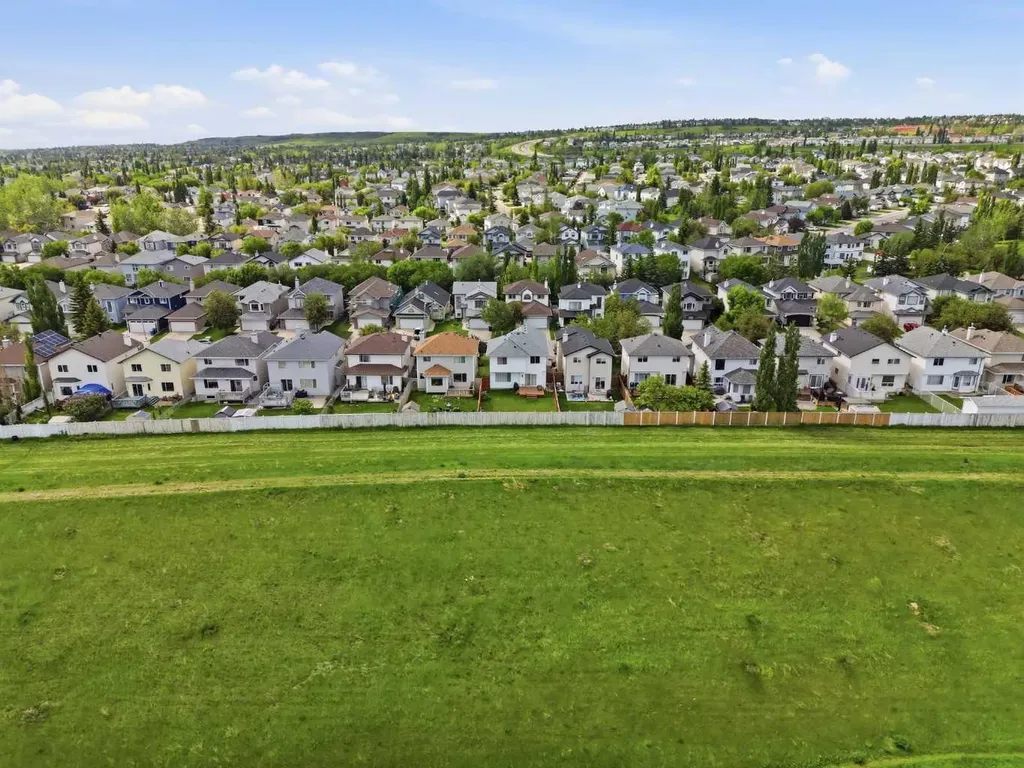 90 Hidden Ranch Terrace NW Calgary AB T3A 5Z4