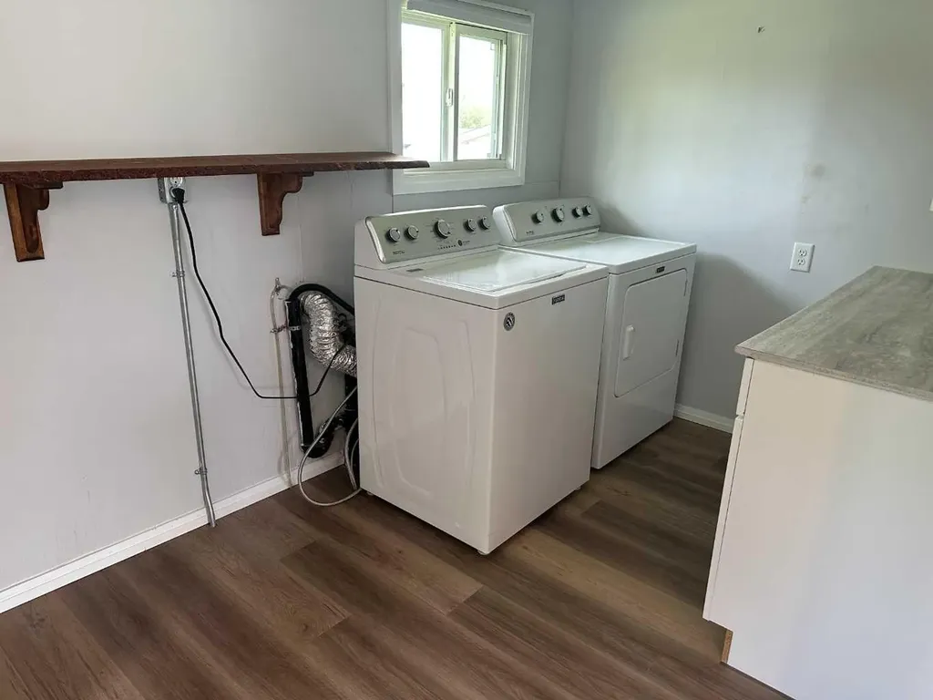 1422 19 Avenue Didsbury AB T0M 0W0