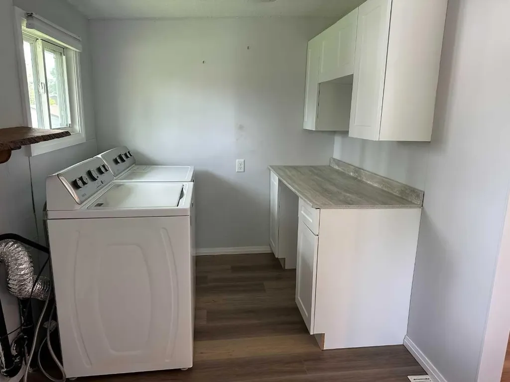 1422 19 Avenue Didsbury AB T0M 0W0