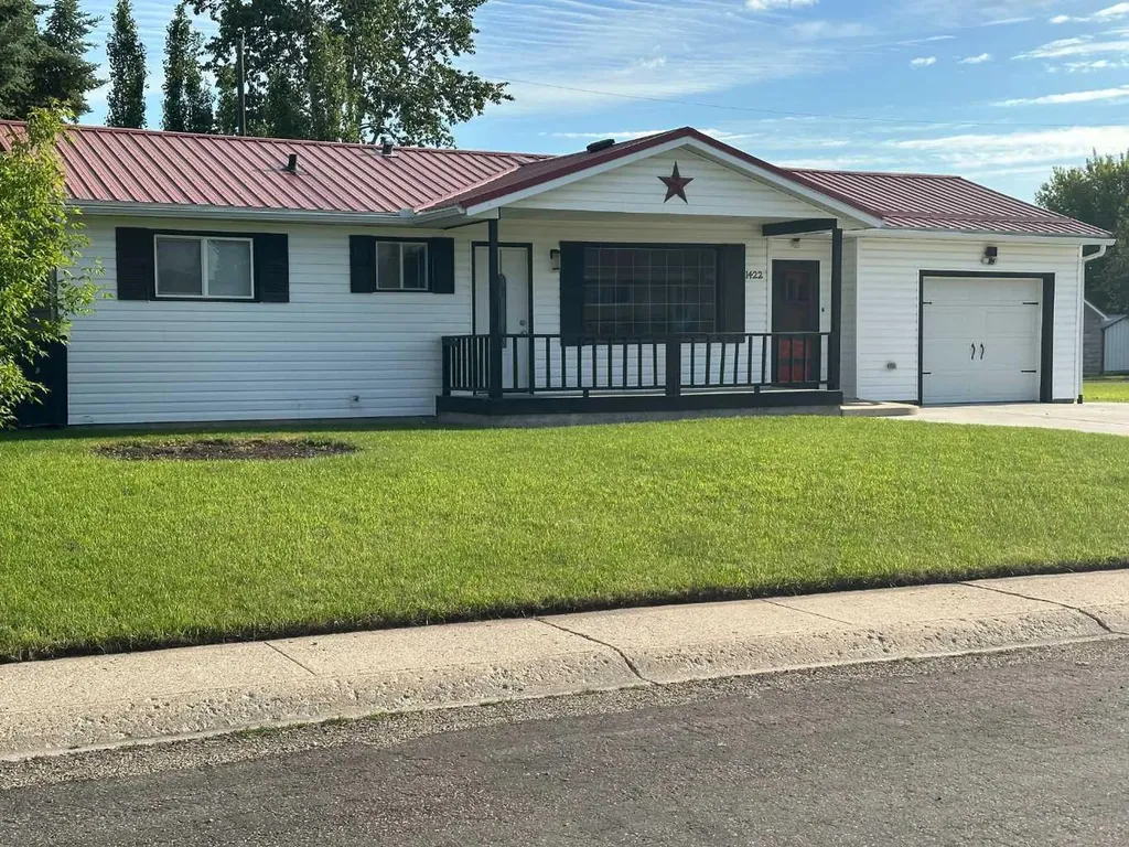 1422 19 Avenue Didsbury AB T0M 0W0