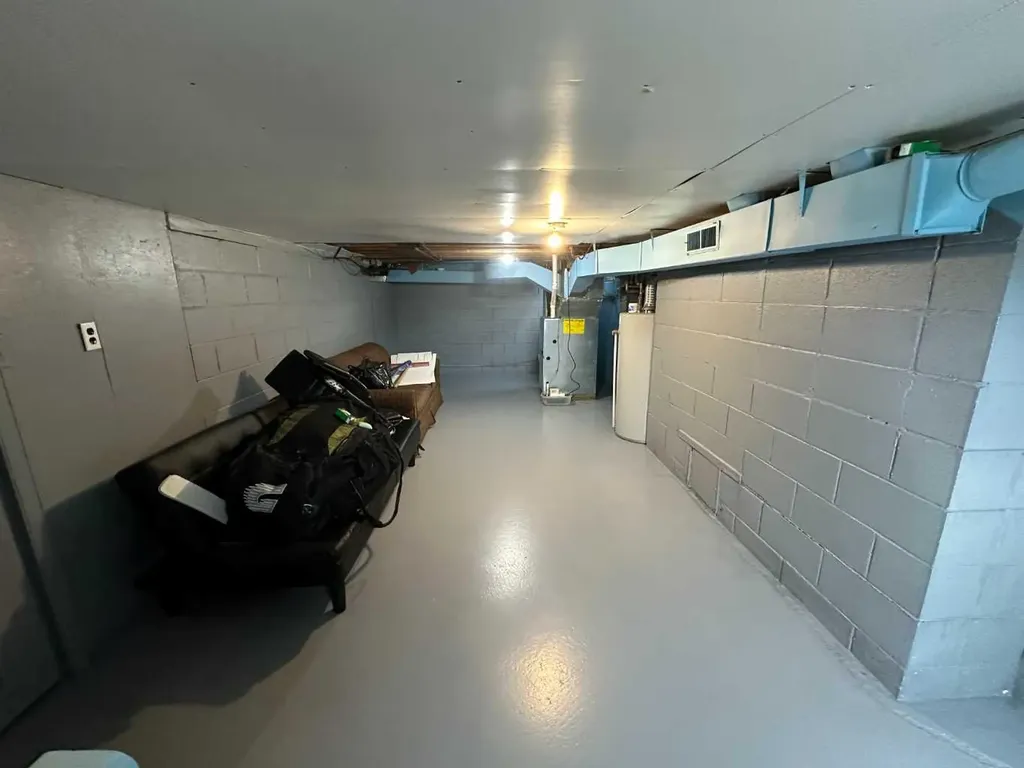1422 19 Avenue Didsbury AB T0M 0W0