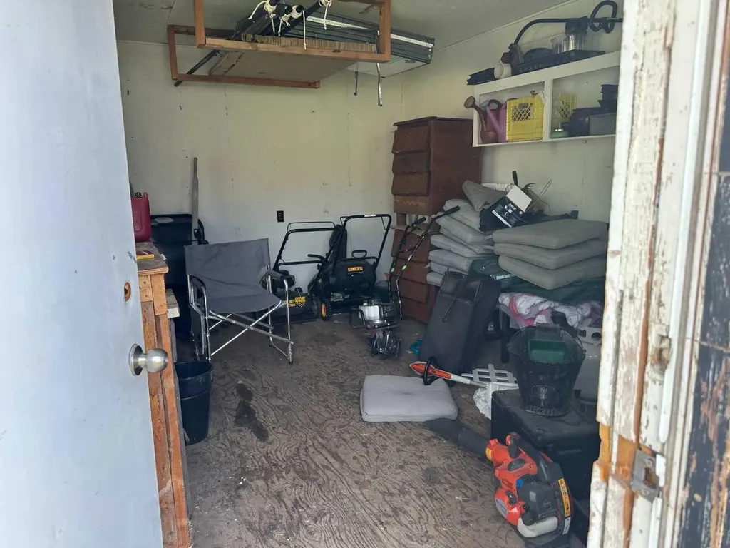 1422 19 Avenue Didsbury AB T0M 0W0