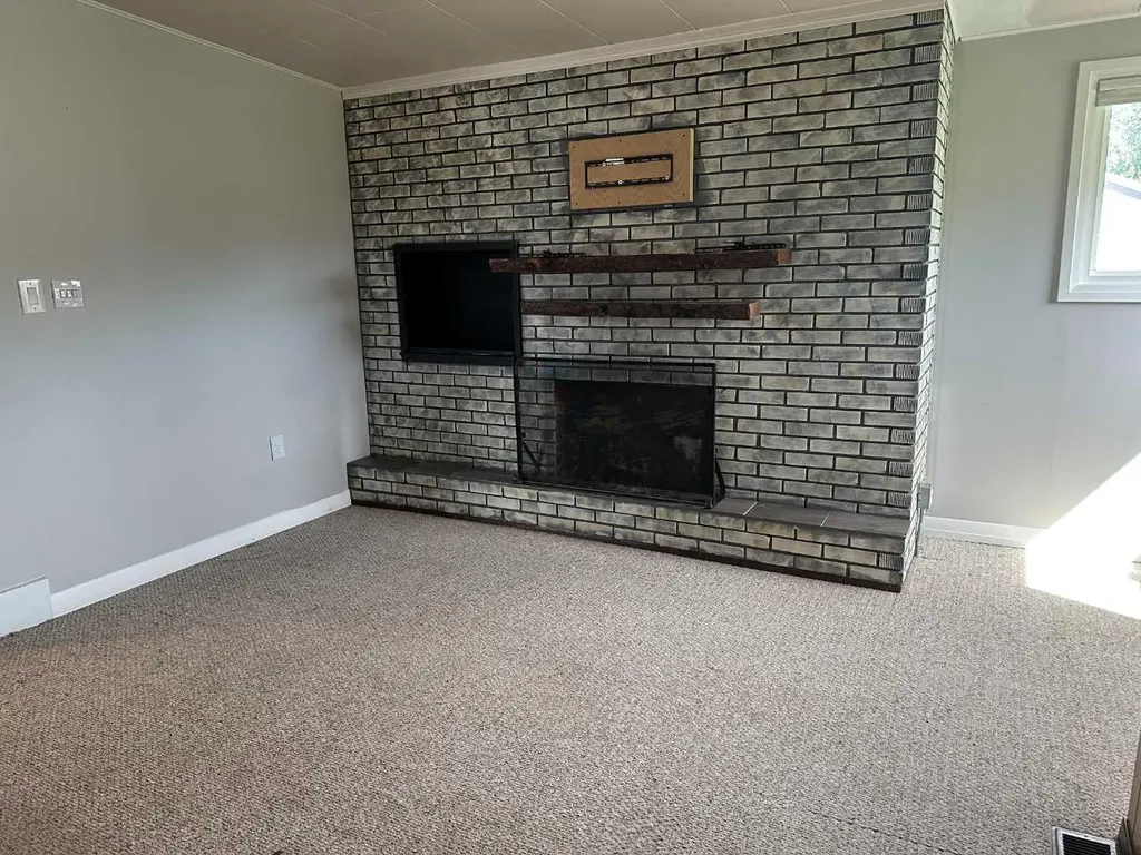 1422 19 Avenue Didsbury AB T0M 0W0