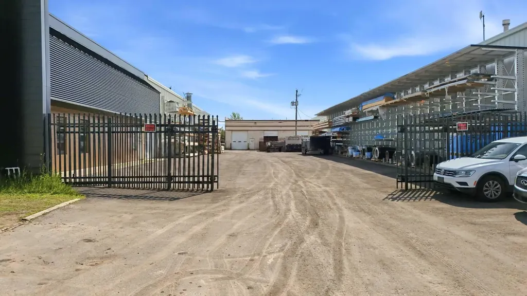 6785 52 Avenue Red Deer AB T4N 4K8