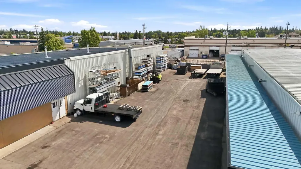 6785 52 Avenue Red Deer AB T4N 4K8