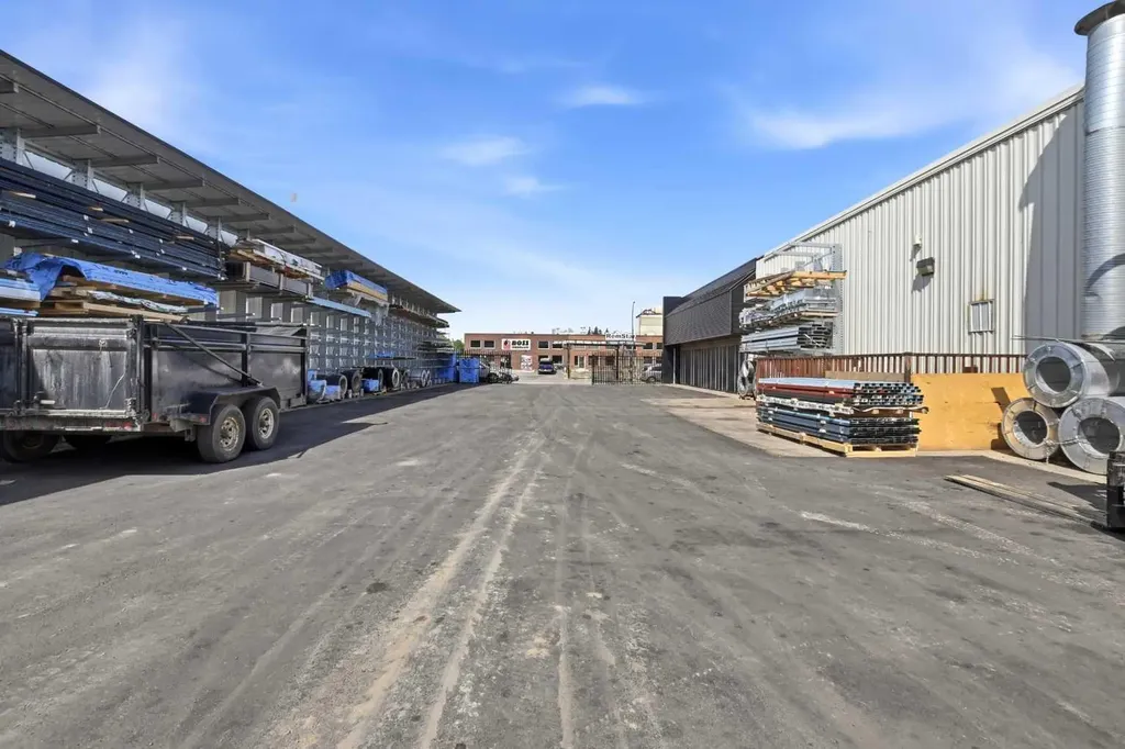 6785 52 Avenue Red Deer AB T4N 4K8
