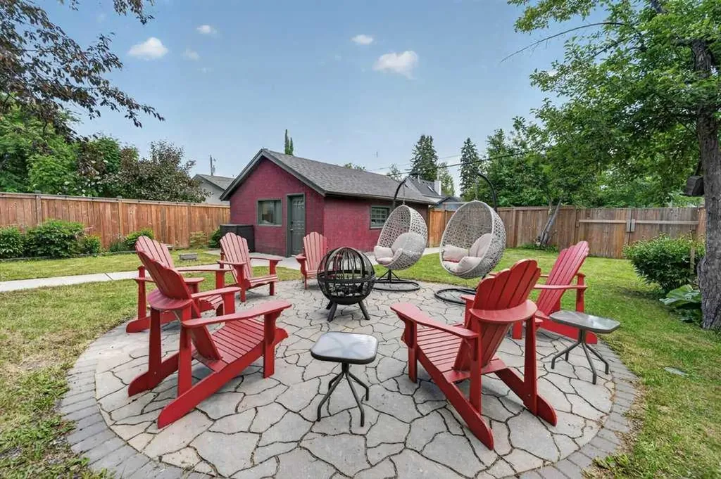 2319 5 Avenue NW Calgary AB T2N 0T1