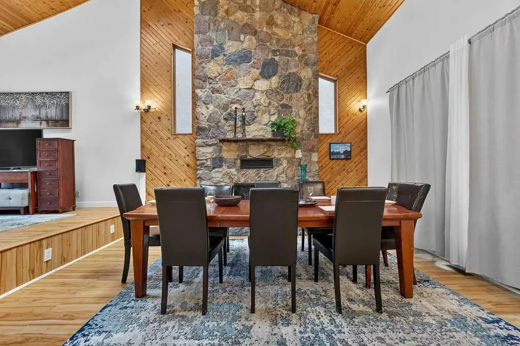 2319 5 Avenue NW Calgary AB T2N 0T1