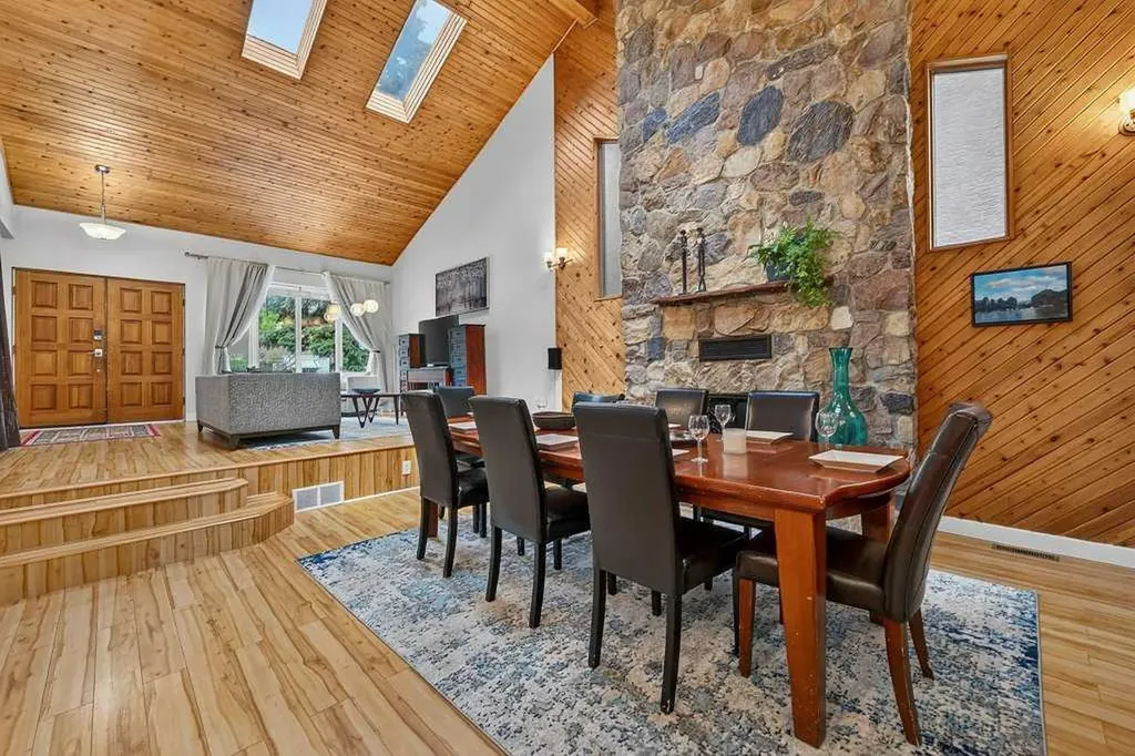 2319 5 Avenue NW Calgary AB T2N 0T1