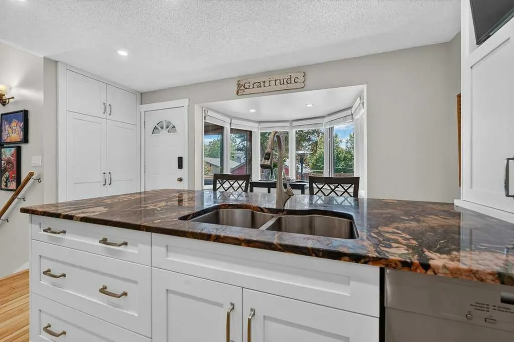 2319 5 Avenue NW Calgary AB T2N 0T1