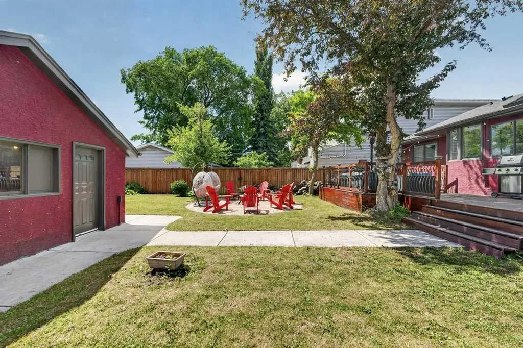 2319 5 Avenue NW Calgary AB T2N 0T1