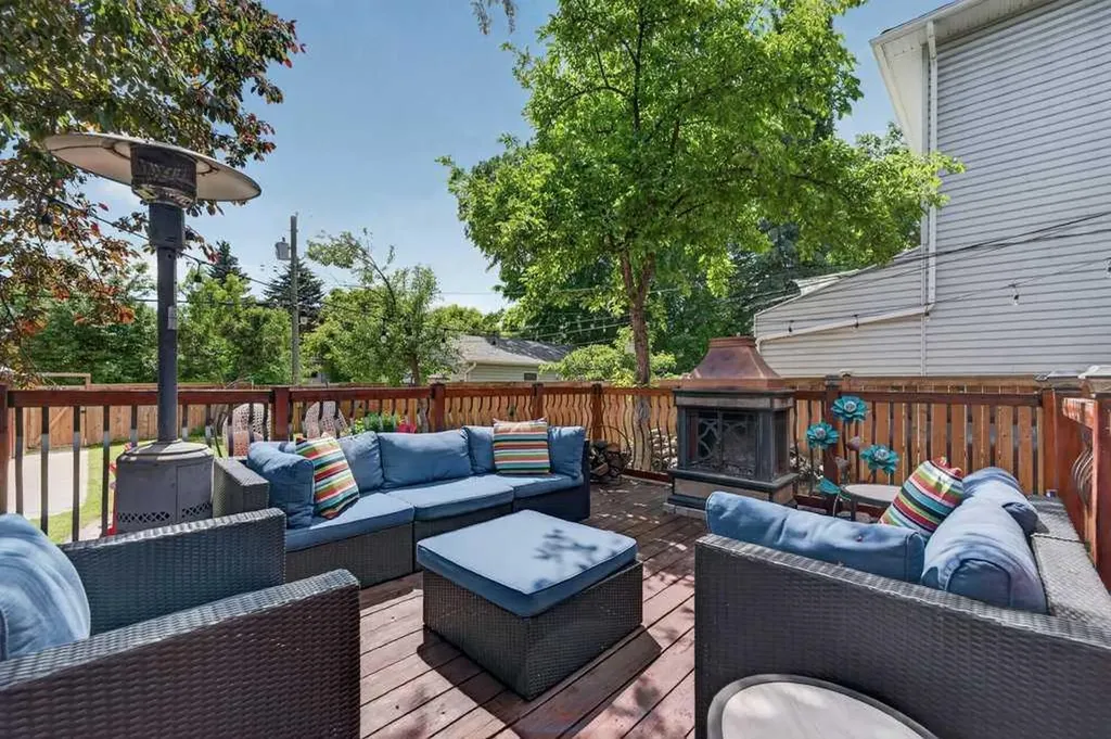2319 5 Avenue NW Calgary AB T2N 0T1