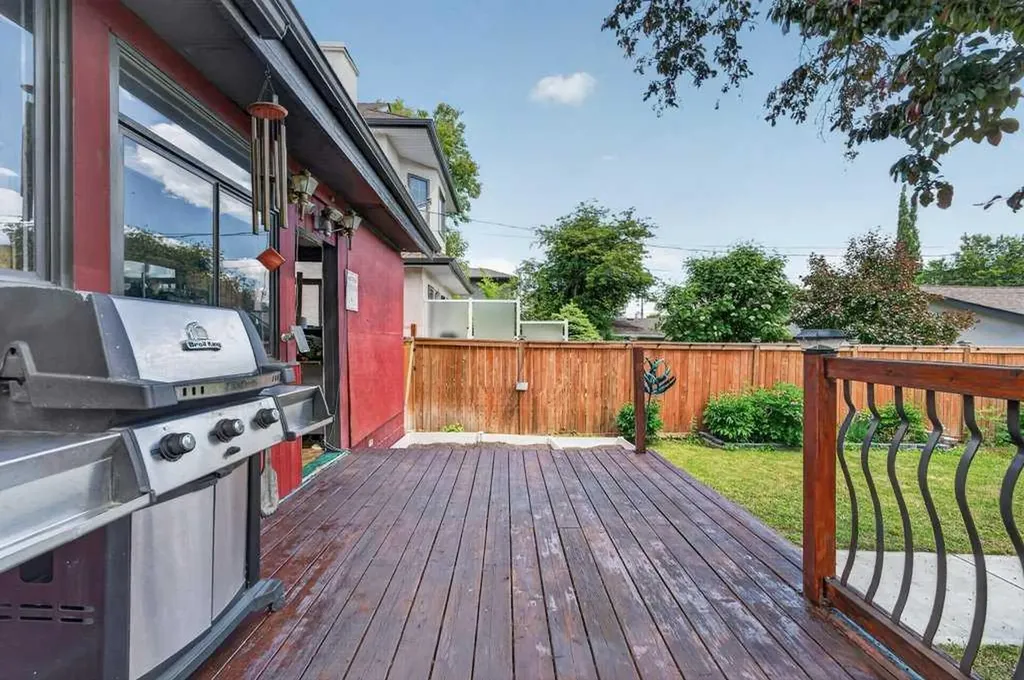 2319 5 Avenue NW Calgary AB T2N 0T1
