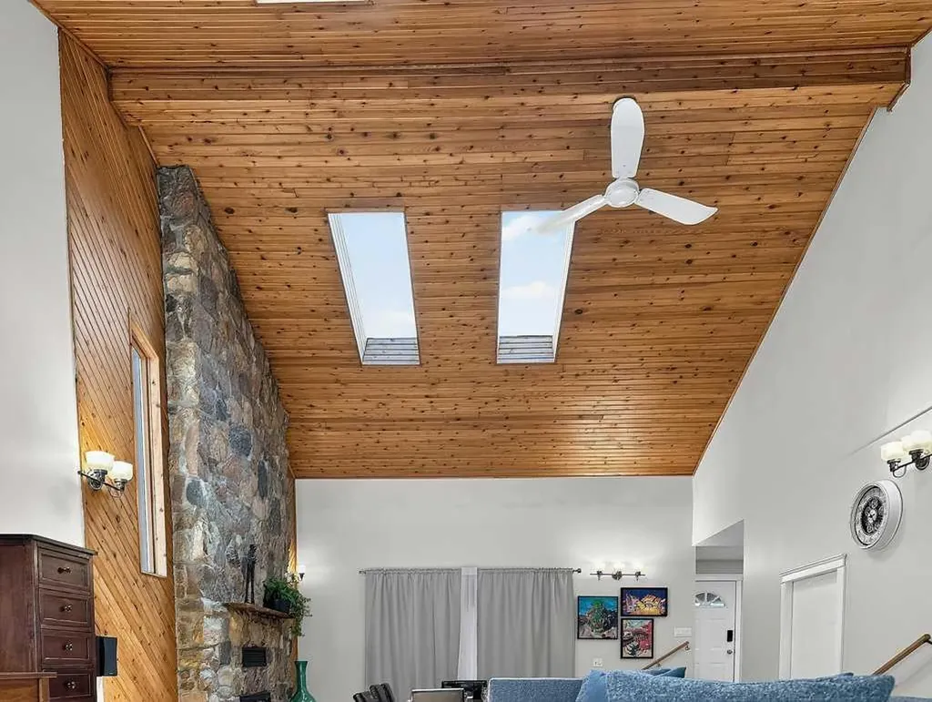 2319 5 Avenue NW Calgary AB T2N 0T1