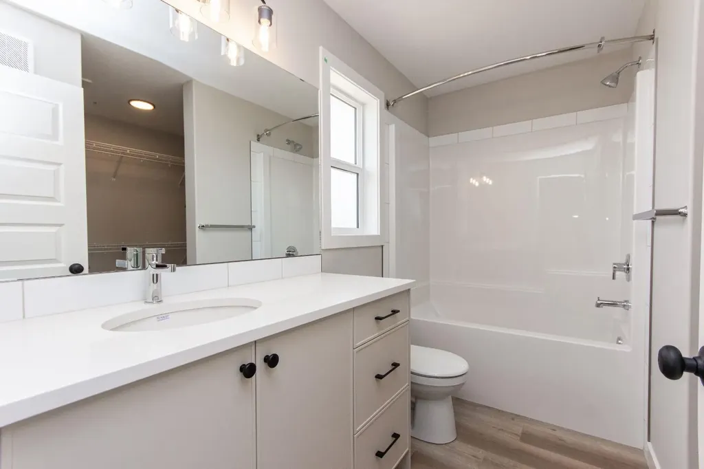 245 Turnbull Close Red Deer AB T4P 3H6
