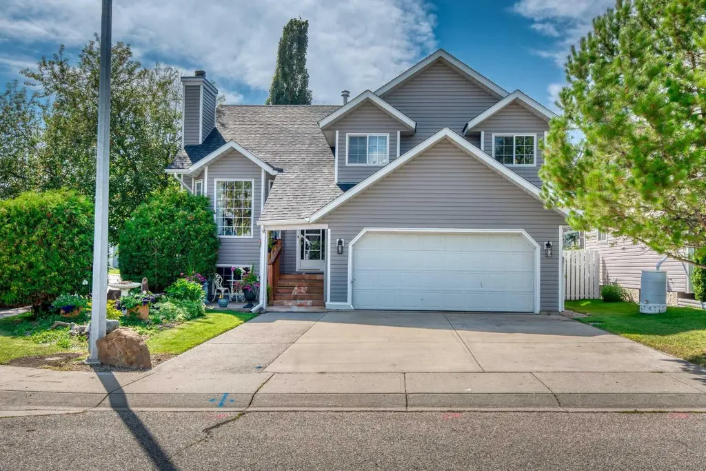 6 Greenview Crescent Strathmore AB T1P 1L2