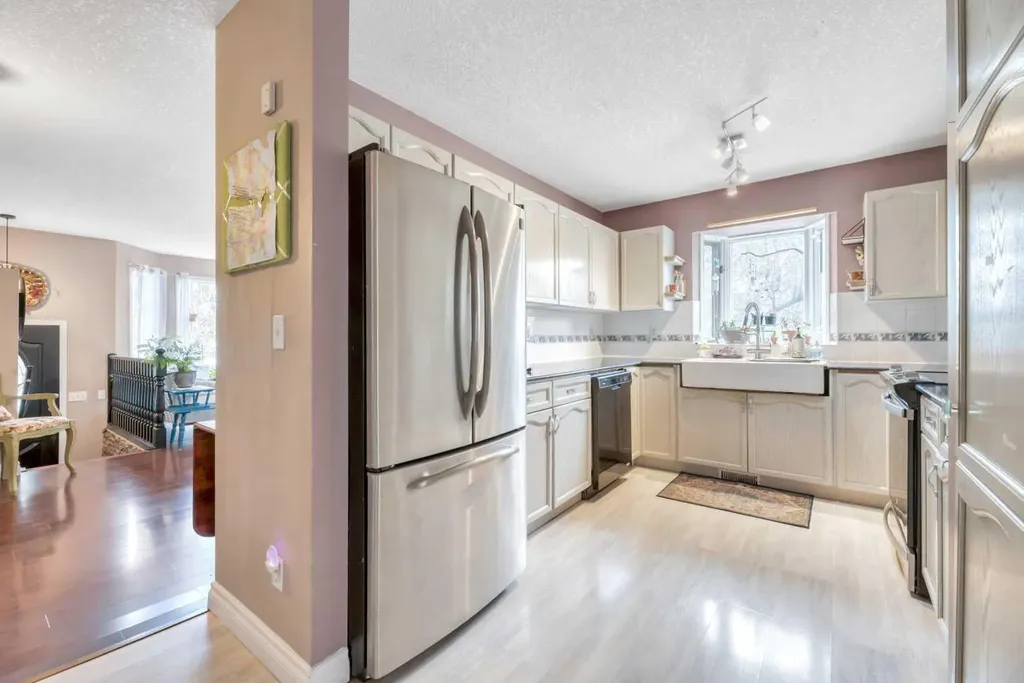 6 Greenview Crescent Strathmore AB T1P 1L2